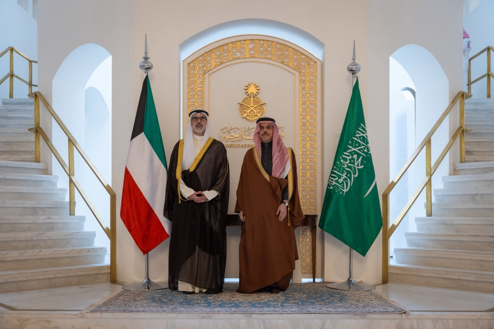 وزير الخارجية السعودي يبحث تطورات المنطقة مع نظيره الكويتي