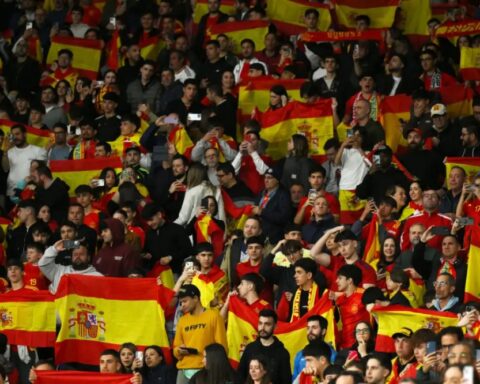 أزمة العنصرية في الملاعب الإسبانية تتصاعد بعد مباراة مصر