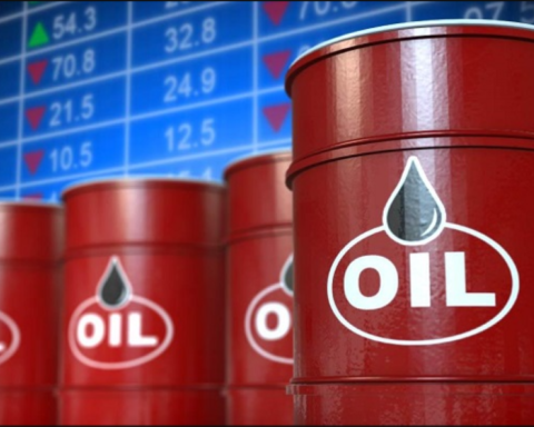 تراجع احتياطيات النفط الاستراتيجية بأمريكا بسبب الحرب