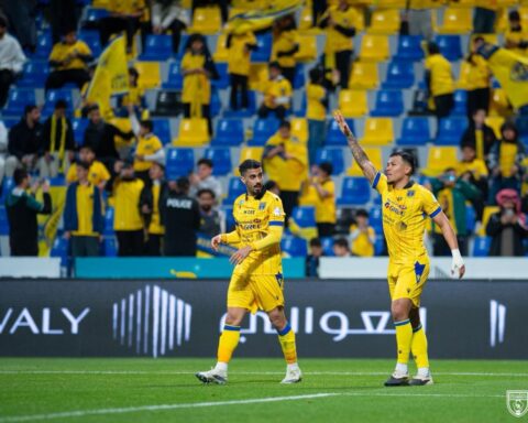 عودة 3 لاعبين قبل مباراة التعاون والهلال في دوري روشن