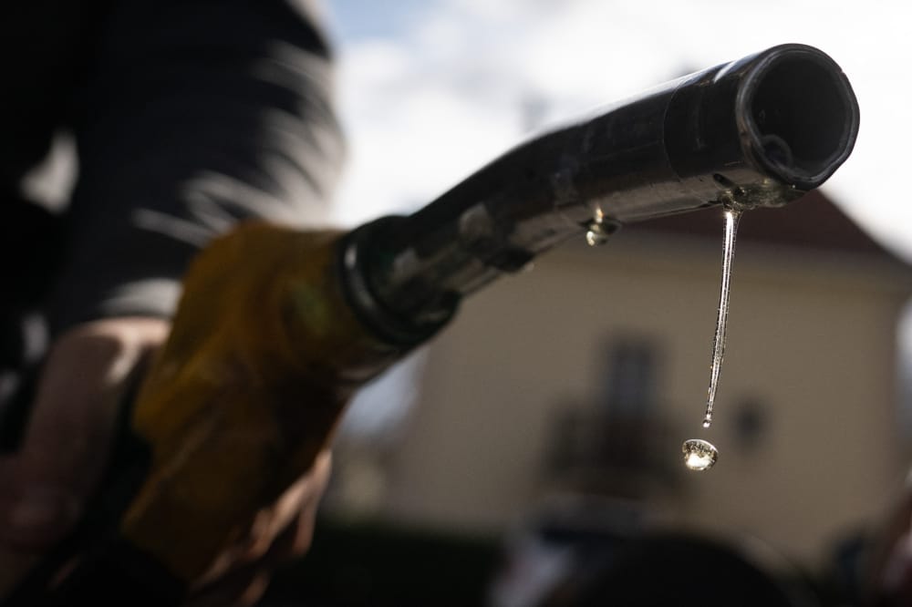 حظر تصدير البنزين الروسي: الأسباب والتداعيات على الأسواق