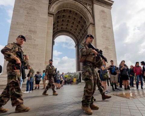 تأهب أمني: البنوك الأمريكية في باريس تواجه تهديدات إيرانية