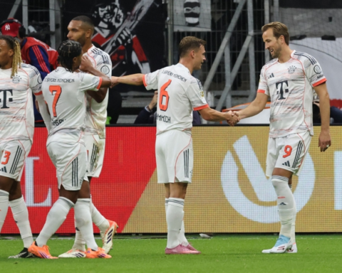 بايرن ميونيخ يطارد أرقاماً قياسية في الدوري الألماني