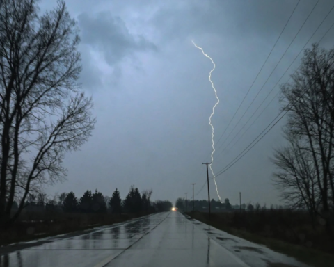 توقعات هطول أمطار رعدية على معظم مناطق المملكة وتأثيراتها