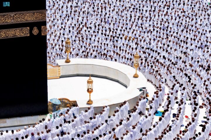 أهمية الالتزام بـ آداب يوم الجمعة في الحرمين الشريفين