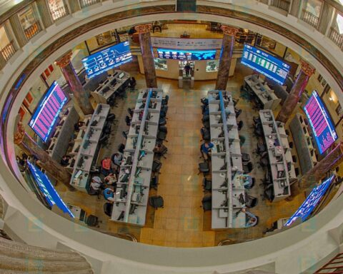 نتائج البورصة المصرية اليوم الخميس: تباين المؤشرات