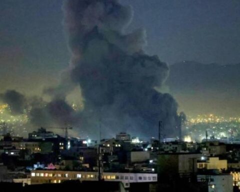 أحدث تطورات حرب إيران: غارات تستهدف جسر طهران وكرج